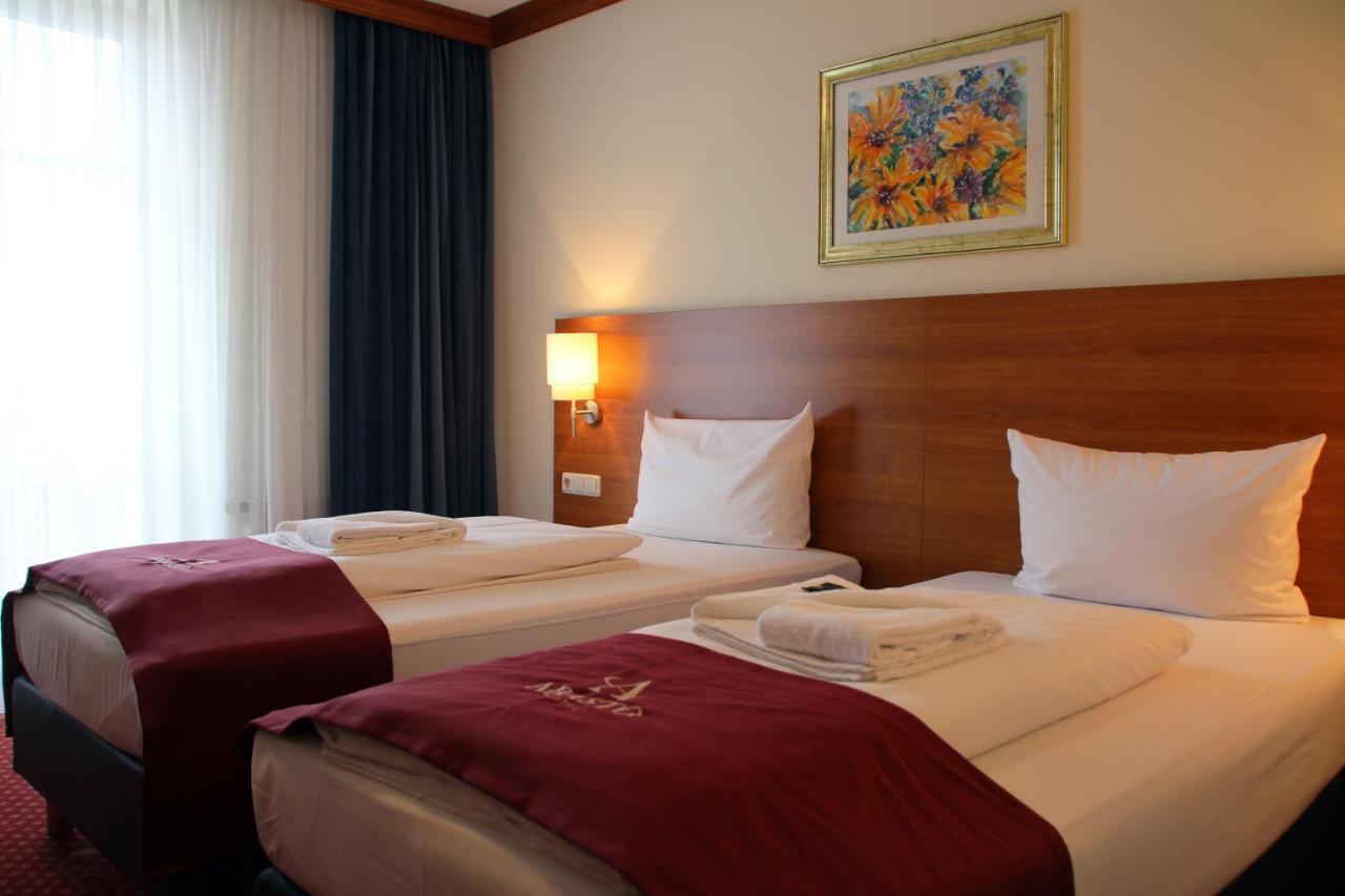 Abasto Hotel Eichenau Екстер'єр фото