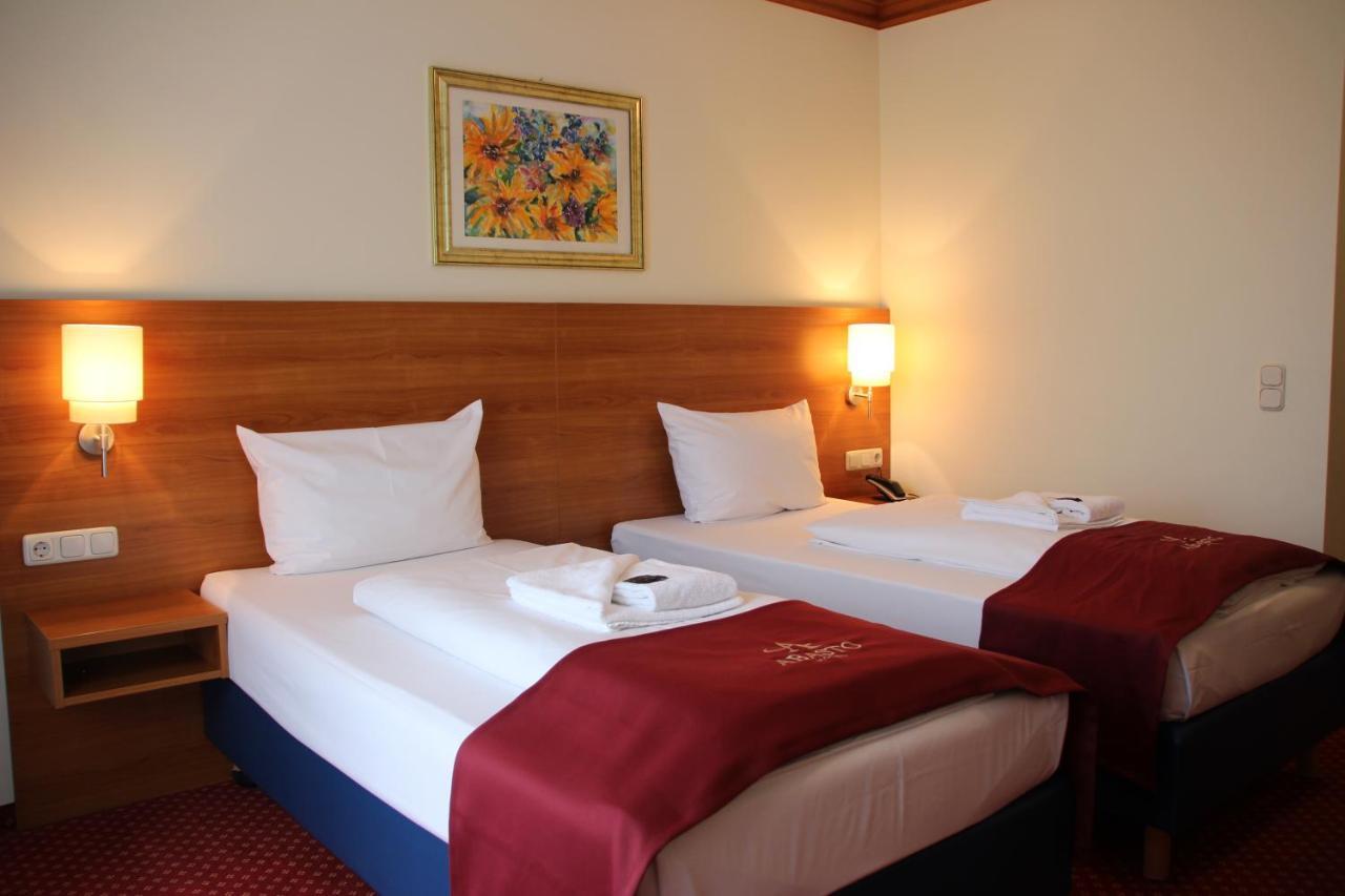 Abasto Hotel Eichenau Екстер'єр фото